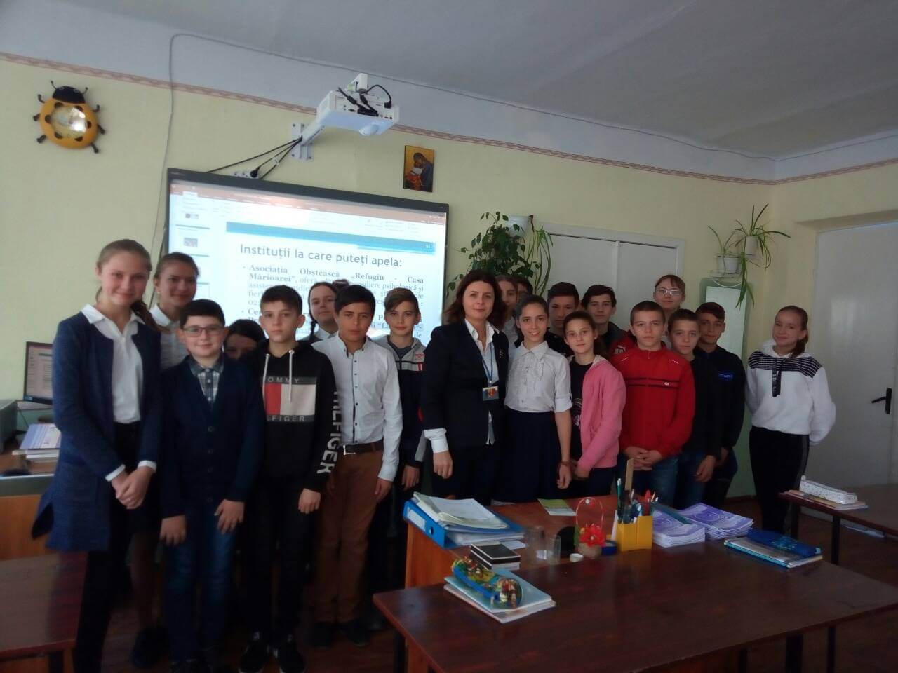 Ombudsmanul Copilului Maia Bănărescu a avut o întîlnire cu Consiliul Elevilor din Liceul Teoretic „Toader Bubuiog”  din comuna Bubuieci