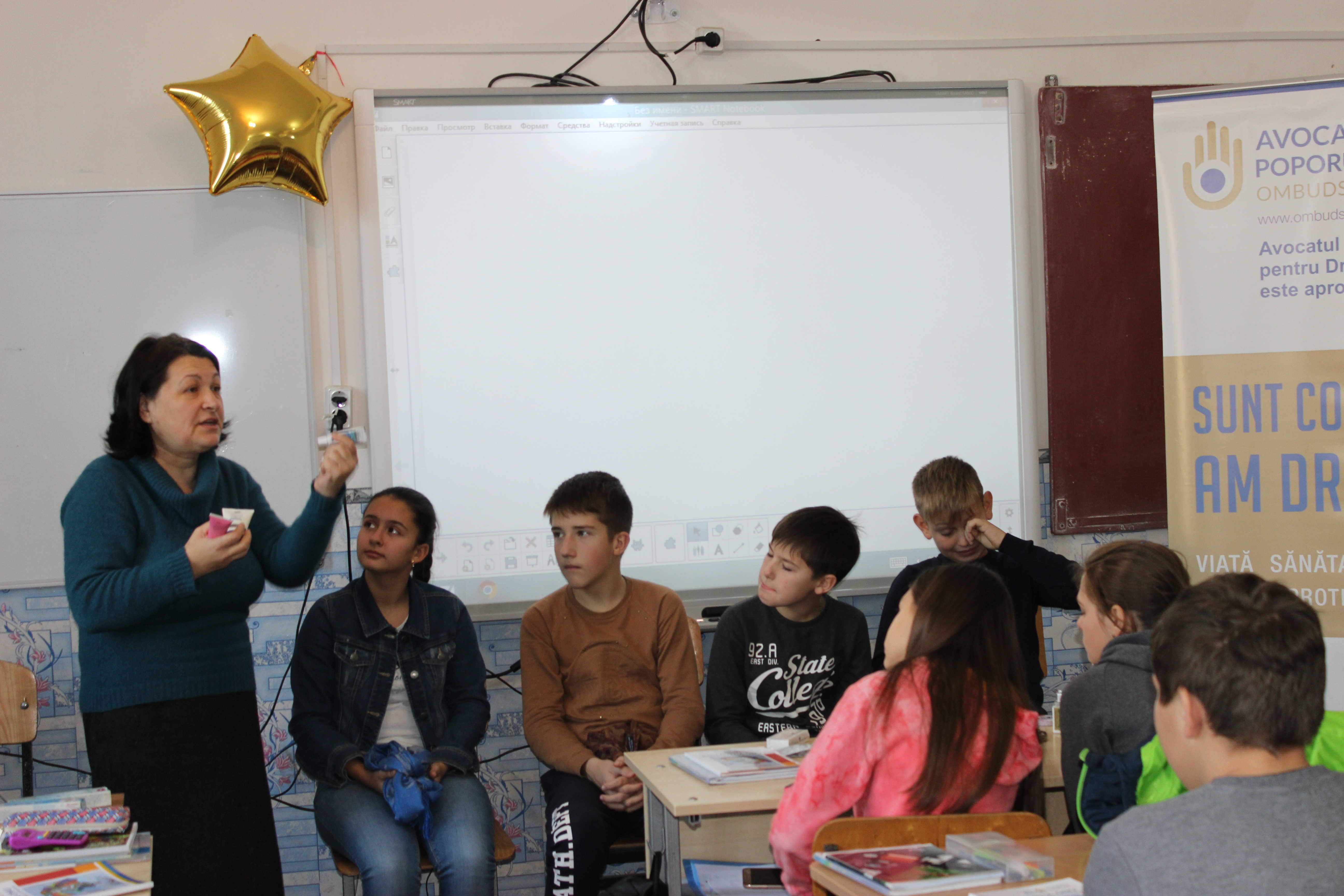 Elevii din  Liceul teoretic „Andrei Vartic” din Ialoveni au discutat despre persoanele cu dizabilități