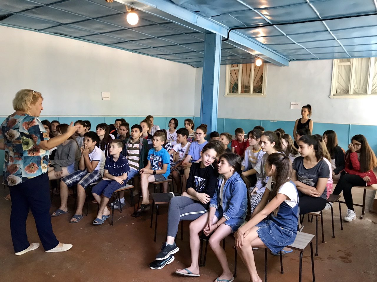 ACTIVITATE DE INFORMARE ÎN DOMENIUL DREPTURILOR OMULUI ÎN TABĂRA DE COPII DIN SATUL CHIRSOVA