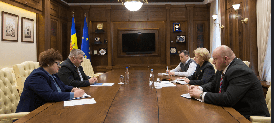 Ombudsmanii s-au întâlnit cu președintele Parlamentului