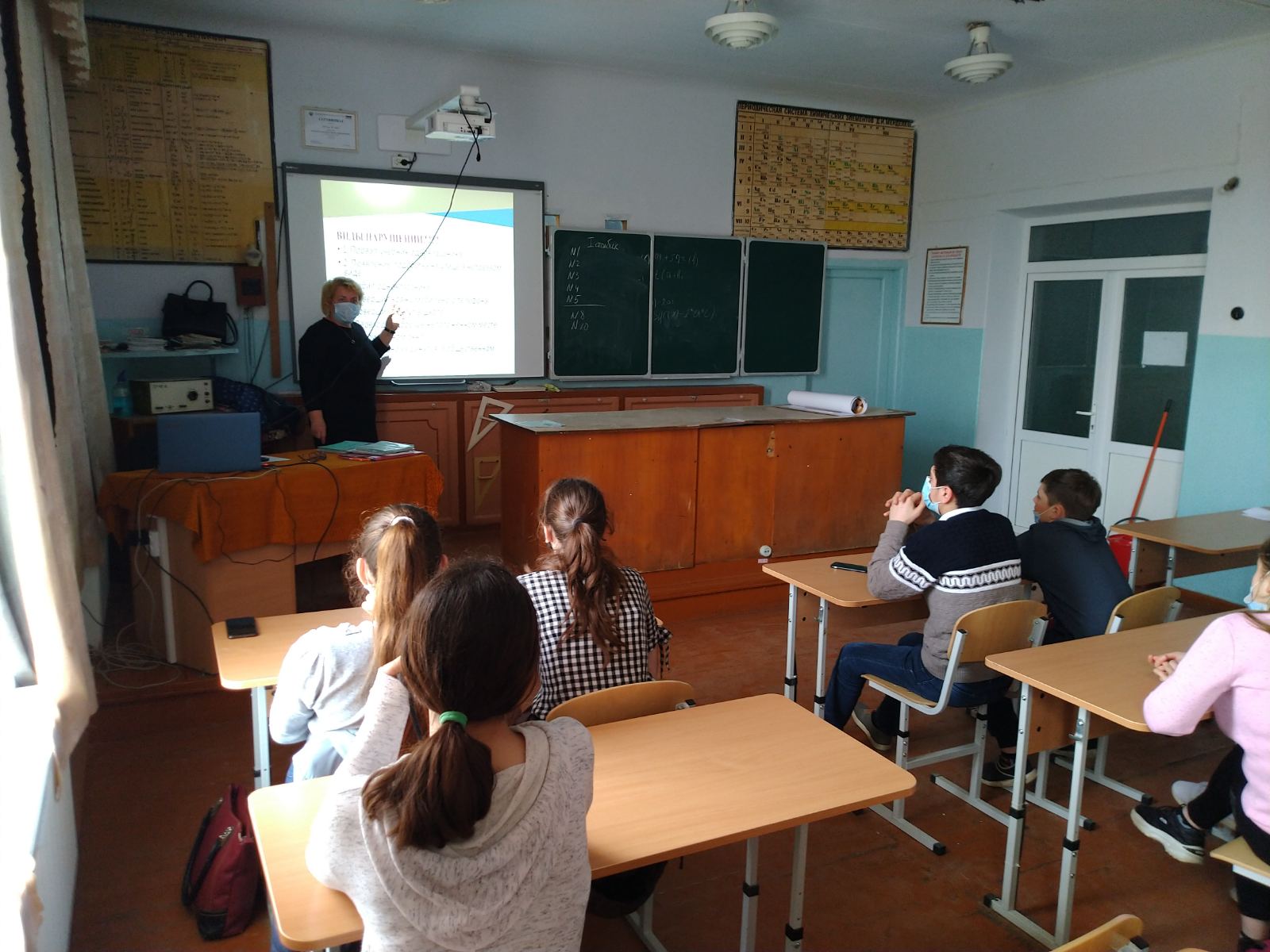 Copiii și profesorii din Beșalma discută despre drepturile omului