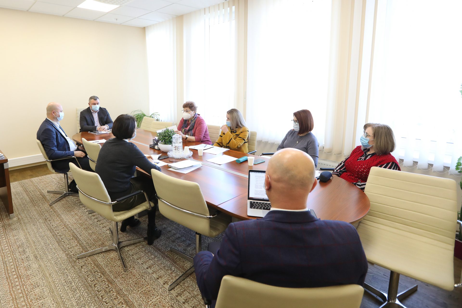 Ombudsmanul Copilului a discutat problema sanitației în școli la Comisia parlamentară drepturile omului și relații interetnice
