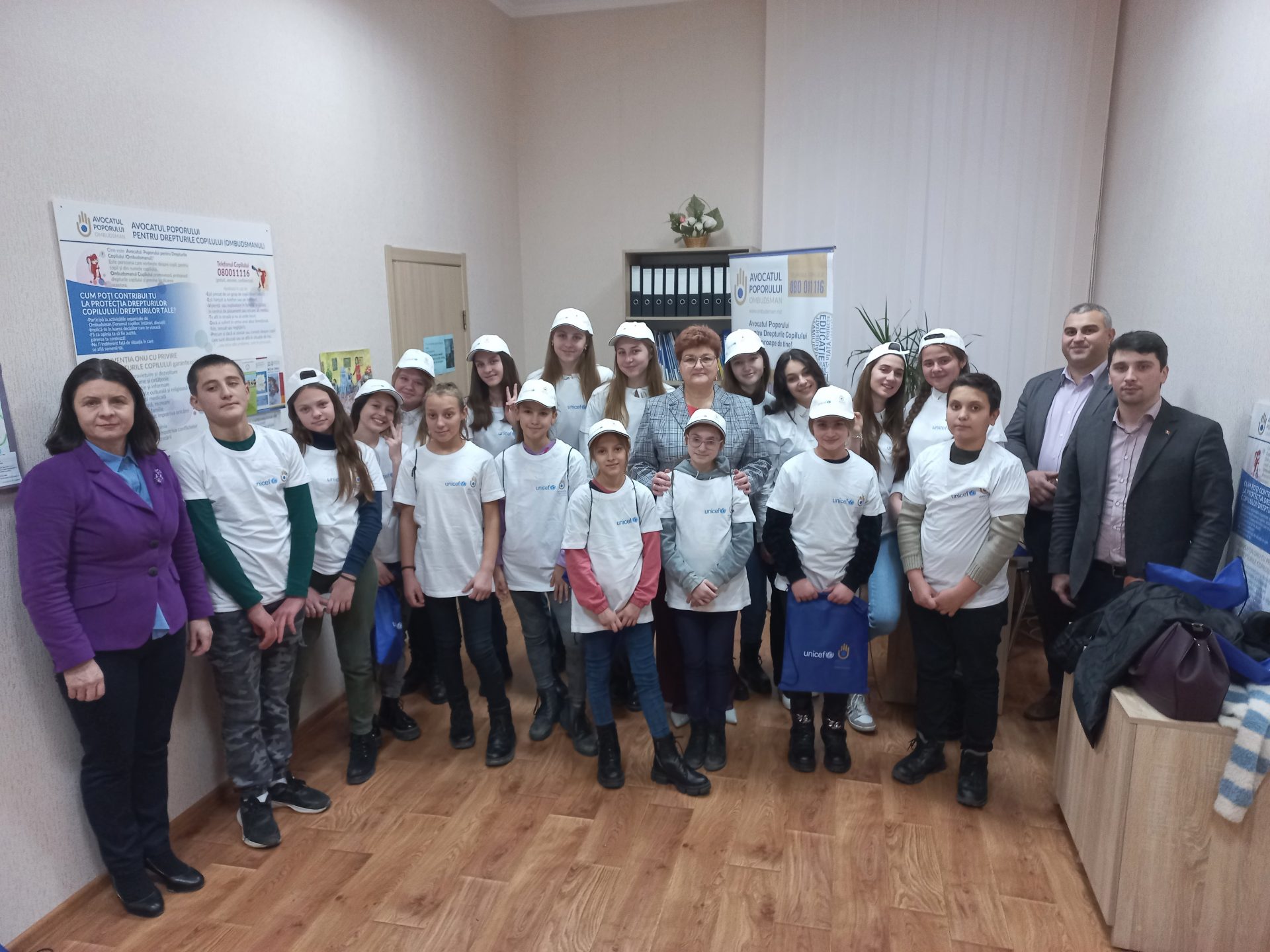 Avocatul Poporului pentru drepturile copilului a primit primii colindători