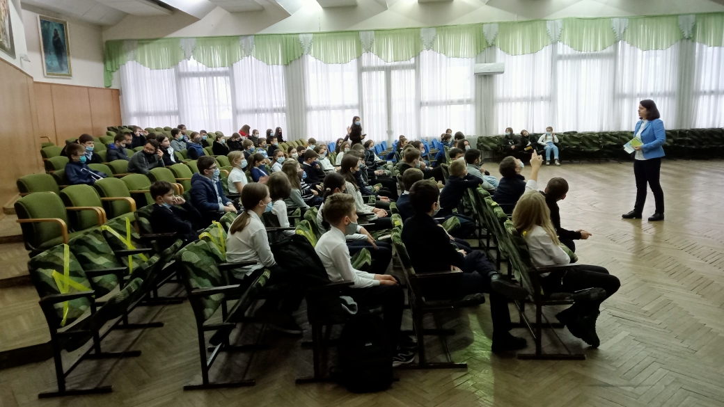 Activități de informare și promovare a drepturilor copilului la Liceul Teoretic ”Gheorghe Asachi” din Chișinău