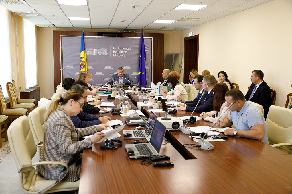 Avocatul Poporului pentru Drepturile Copilului a participat în cadrul audierilor Comisiei parlamentare a drepturilor omului și relațiilor interetnice cu privire la executarea Legii privind drepturile copilului