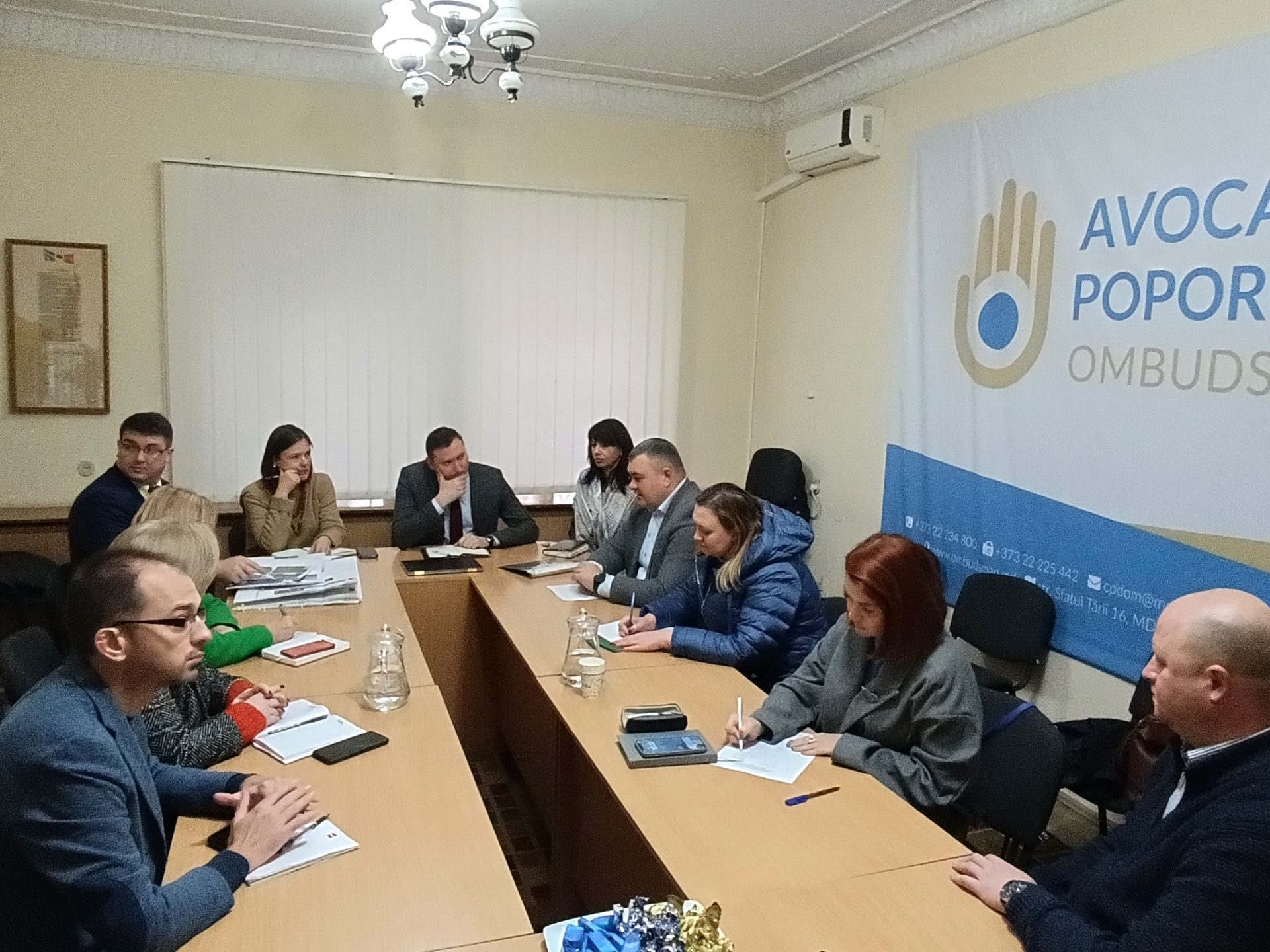 Avocatului Poporului a desfășurat o ședință de documentare cu membrii  Comisiei Parlamentare pentru drepturile omului și relații interetnice privind provocările curente ale Oficiului Avocatului Poporului