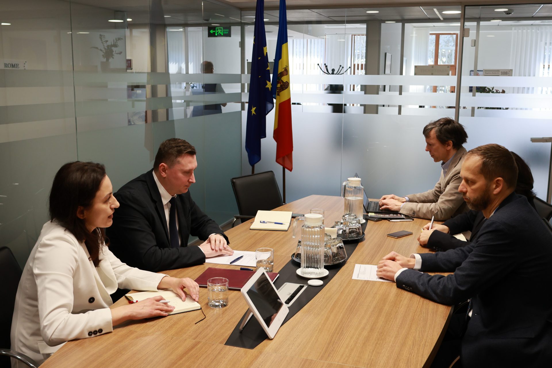 Consolidarea cooperării în domeniul drepturilor omului între Oficiul Avocatului Poporului și Delegația Uniunii Europene