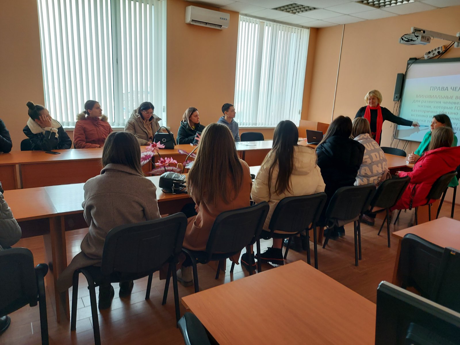Șefa Reprezentanței Comrat a Oficiului Avocatului Poporului s-a întâlnit cu studenții Universității de Stat din Comrat